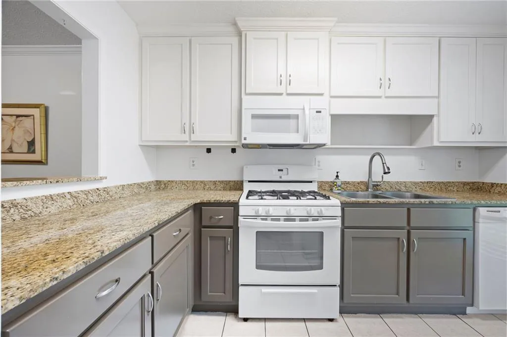 807 Woodcliff Drive, Sandy Springs, Georgia 30350, 2 Bedrooms Bedrooms, ,2 BathroomsBathrooms,Residential,For Sale,807 Woodcliff Drive,7576816