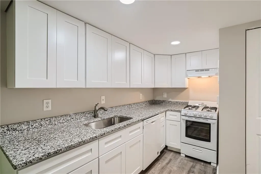 479 Granite Ridge Place, Sandy Springs, Georgia 30350, 2 Bedrooms Bedrooms, ,2 BathroomsBathrooms,Residential,Sold,479 Granite Ridge Place,7225173