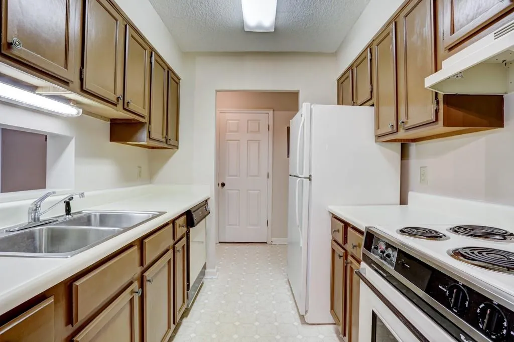 300 Johnson Ferry Road Ne Unit A309, Sandy Springs, Georgia 30328, 1 Bedroom Bedrooms, ,1 BathroomBathrooms,Residential,Sold,300 Johnson Ferry Road Ne Unit A309,6599666