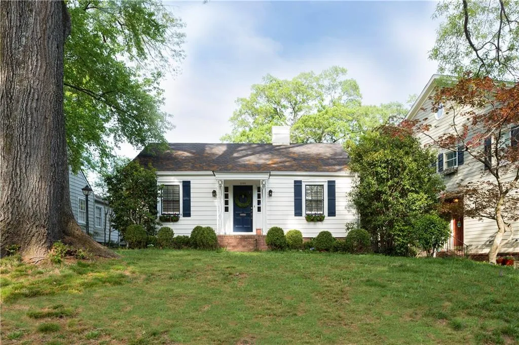 2389 Hurst Drive Ne, Atlanta, Georgia 30305, 5 Bedrooms Bedrooms, ,3 BathroomsBathrooms,Residential,Sold,2389 Hurst Drive Ne,5834362