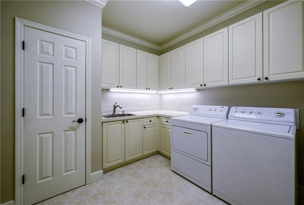 5534 Dupree Drive, Sandy Springs, Georgia 30327, 4 Bedrooms Bedrooms, ,4 BathroomsBathrooms,Residential,Sold,5534 Dupree Drive,5635870