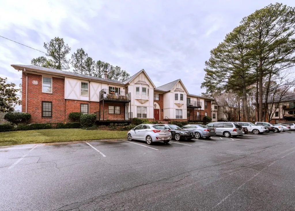 6851 Roswell Road Unit M7, Sandy Springs, Georgia 30328, 4 Bedrooms Bedrooms, ,2 BathroomsBathrooms,Residential,Sold,6851 Roswell Road Unit M7,5807982