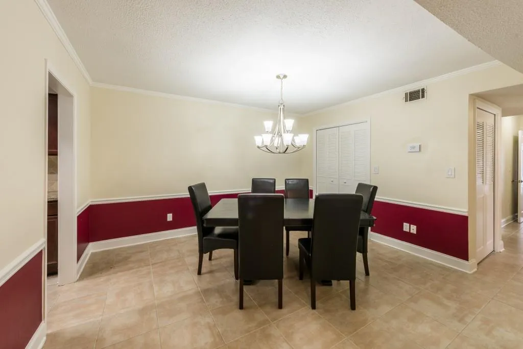 6851 Roswell Road Unit M7, Sandy Springs, Georgia 30328, 4 Bedrooms Bedrooms, ,2 BathroomsBathrooms,Residential,Sold,6851 Roswell Road Unit M7,5807982