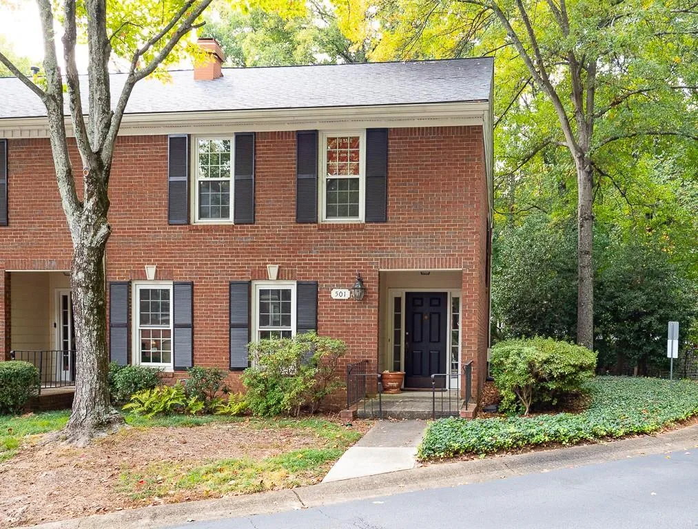 501 Dunwoody Chace, Atlanta, Georgia 30328, 4 Bedrooms Bedrooms, ,3 BathroomsBathrooms,Residential,Sold,501 Dunwoody Chace,6687906