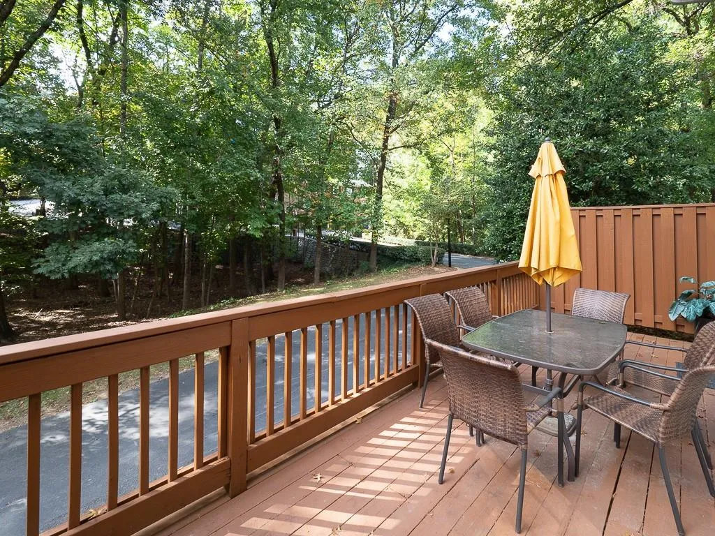 501 Dunwoody Chace, Atlanta, Georgia 30328, 4 Bedrooms Bedrooms, ,3 BathroomsBathrooms,Residential,Sold,501 Dunwoody Chace,6687906