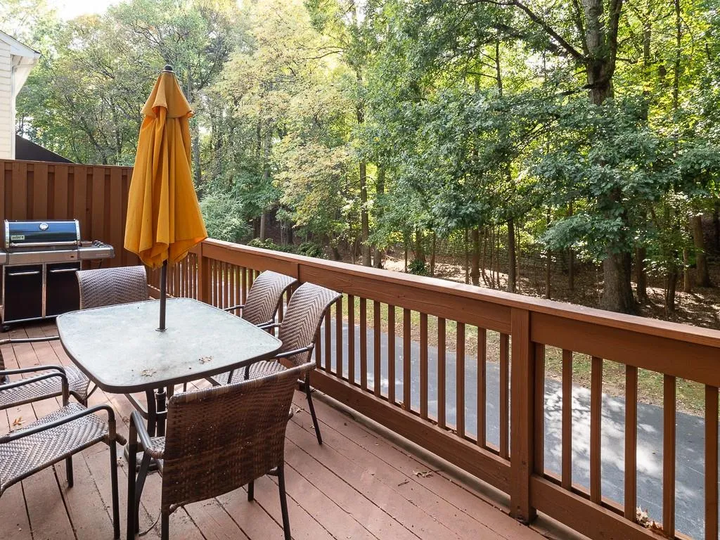 501 Dunwoody Chace, Atlanta, Georgia 30328, 4 Bedrooms Bedrooms, ,3 BathroomsBathrooms,Residential,Sold,501 Dunwoody Chace,6687906