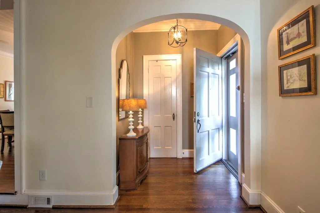 2325 Dellwood Drive Nw, Atlanta, Georgia 30305, 5 Bedrooms Bedrooms, ,4 BathroomsBathrooms,Residential,Sold,2325 Dellwood Drive Nw,5758109