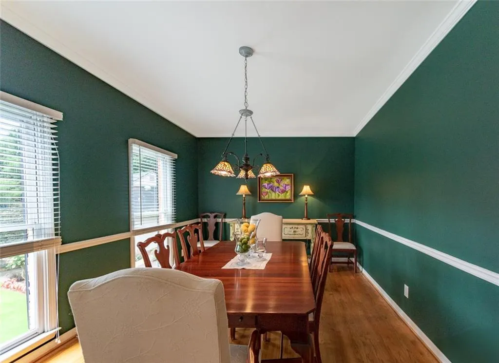 300 Halah Circle, Sandy Springs, Georgia 30328, 3 Bedrooms Bedrooms, ,2 BathroomsBathrooms,Residential,Sold,300 Halah Circle,6023008