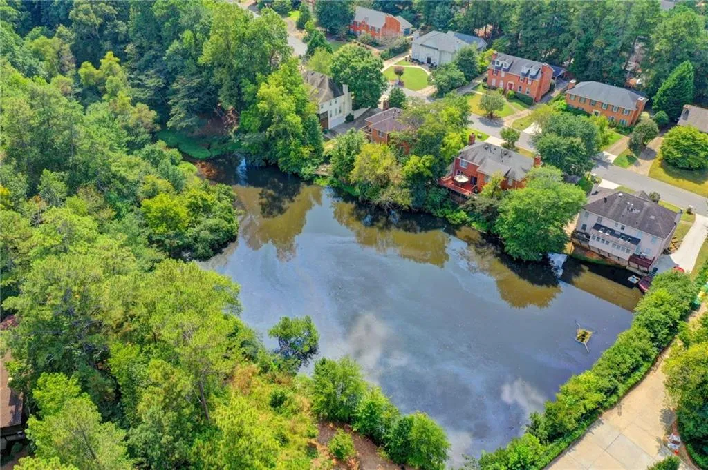 606 River Run Drive, Sandy Springs, Georgia 30350, 1 Bedroom Bedrooms, ,1 BathroomBathrooms,Residential,Sold,606 River Run Drive,6617770