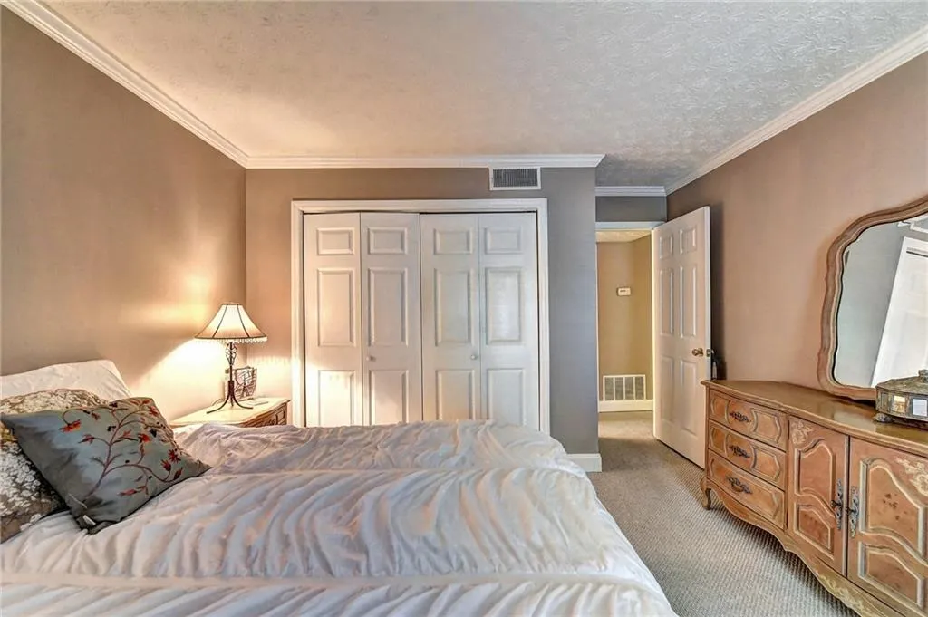 606 River Run Drive, Sandy Springs, Georgia 30350, 1 Bedroom Bedrooms, ,1 BathroomBathrooms,Residential,Sold,606 River Run Drive,6617770