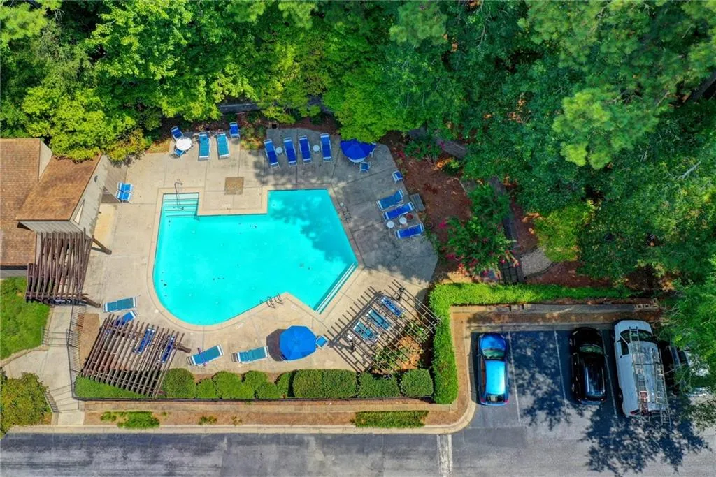 606 River Run Drive, Sandy Springs, Georgia 30350, 1 Bedroom Bedrooms, ,1 BathroomBathrooms,Residential,Sold,606 River Run Drive,6617770
