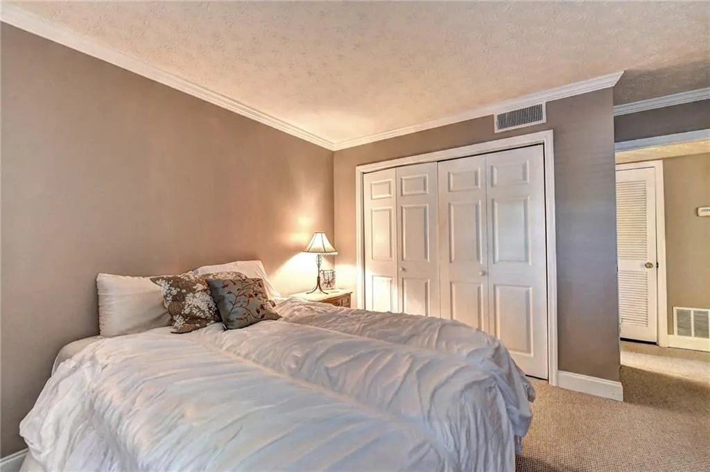 606 River Run Drive, Sandy Springs, Georgia 30350, 1 Bedroom Bedrooms, ,1 BathroomBathrooms,Residential,Sold,606 River Run Drive,6617770