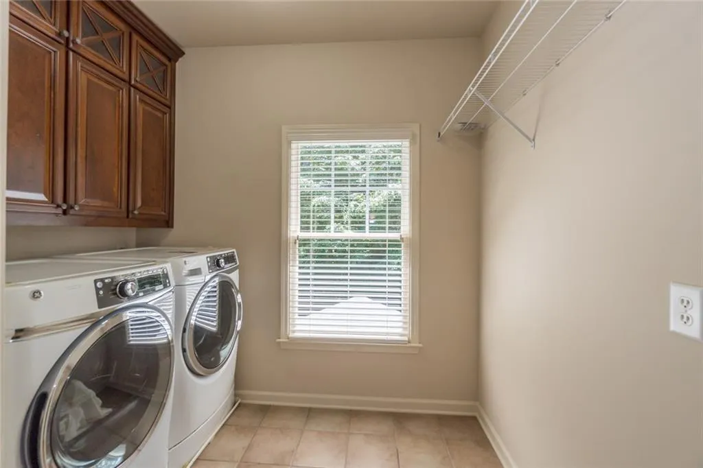 298 Tall Oaks Drive Ne, Atlanta, Georgia 30342, 5 Bedrooms Bedrooms, ,3 BathroomsBathrooms,Residential,Sold,298 Tall Oaks Drive Ne,6885156