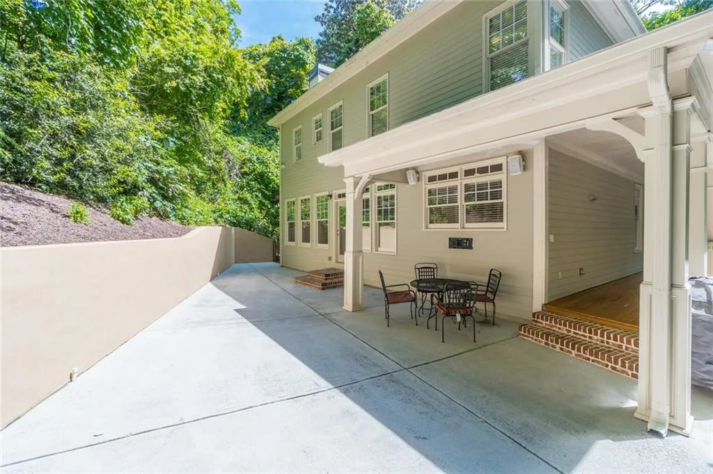 298 Tall Oaks Drive Ne, Atlanta, Georgia 30342, 5 Bedrooms Bedrooms, ,3 BathroomsBathrooms,Residential,Sold,298 Tall Oaks Drive Ne,6885156