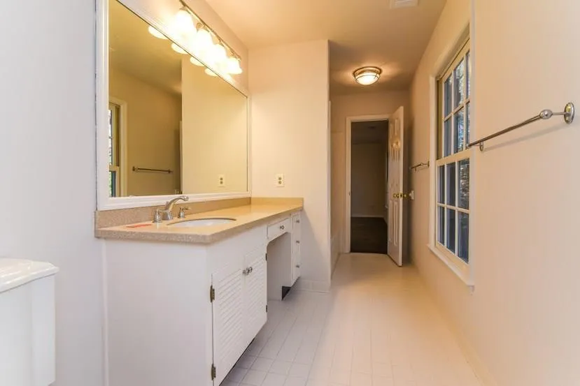 8680 The 5th Green, Sandy Springs, Georgia 30350, 6 Bedrooms Bedrooms, ,4 BathroomsBathrooms,Residential,Sold,8680 The 5th Green,5768696