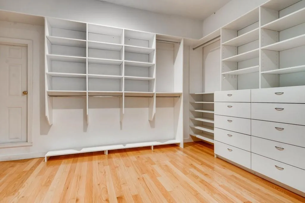 1050 Edgewater Drive, Sandy Springs, Georgia 30328, 5 Bedrooms Bedrooms, ,4 BathroomsBathrooms,Residential,Sold,1050 Edgewater Drive,6725674