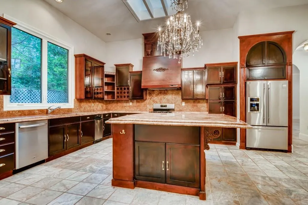 1050 Edgewater Drive, Sandy Springs, Georgia 30328, 5 Bedrooms Bedrooms, ,4 BathroomsBathrooms,Residential,Sold,1050 Edgewater Drive,6725674