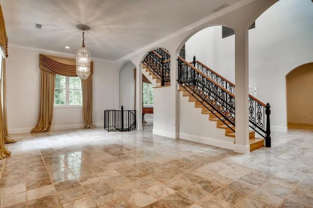 1050 Edgewater Drive, Sandy Springs, Georgia 30328, 5 Bedrooms Bedrooms, ,4 BathroomsBathrooms,Residential,Sold,1050 Edgewater Drive,6725674