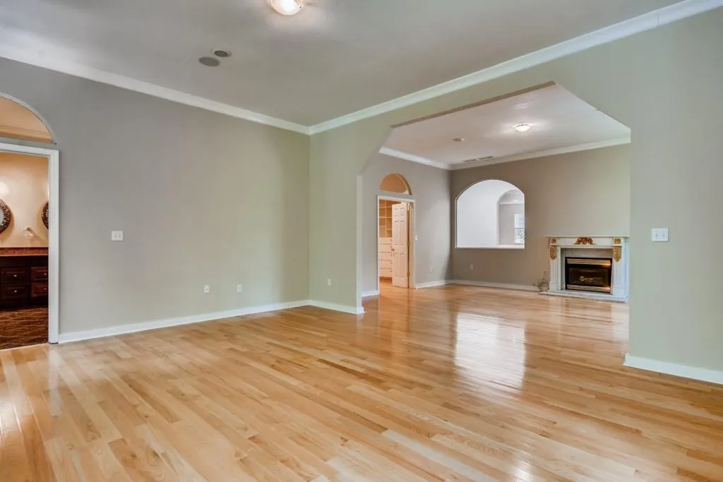 1050 Edgewater Drive, Sandy Springs, Georgia 30328, 5 Bedrooms Bedrooms, ,4 BathroomsBathrooms,Residential,Sold,1050 Edgewater Drive,6725674