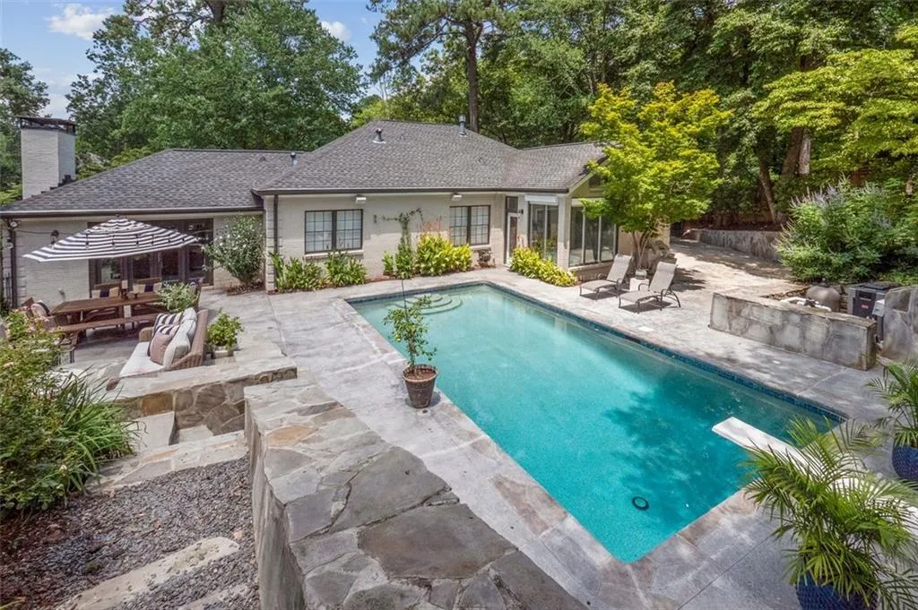 6440 Vernon Woods Drive, Atlanta, Georgia 30328, 3 Bedrooms Bedrooms, ,2 BathroomsBathrooms,Residential,Sold,6440 Vernon Woods Drive,6918684