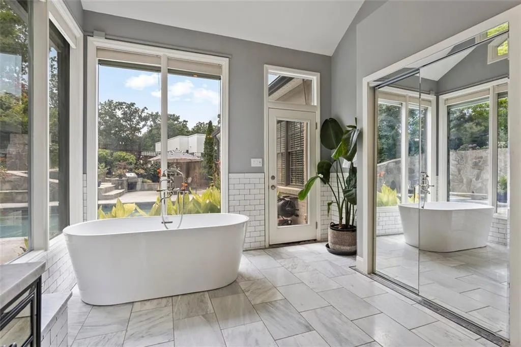 6440 Vernon Woods Drive, Atlanta, Georgia 30328, 3 Bedrooms Bedrooms, ,2 BathroomsBathrooms,Residential,Sold,6440 Vernon Woods Drive,6918684