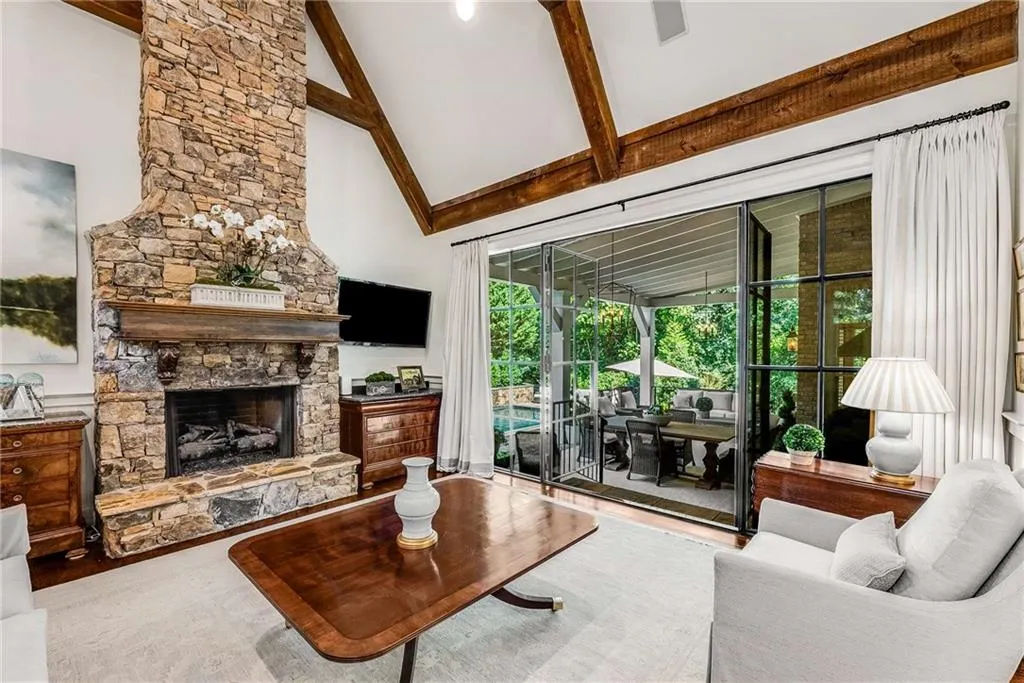 4706 Powers Ferry Road, Atlanta, Georgia 30327, 5 Bedrooms Bedrooms, ,5 BathroomsBathrooms,Residential,Sold,4706 Powers Ferry Road,7449452