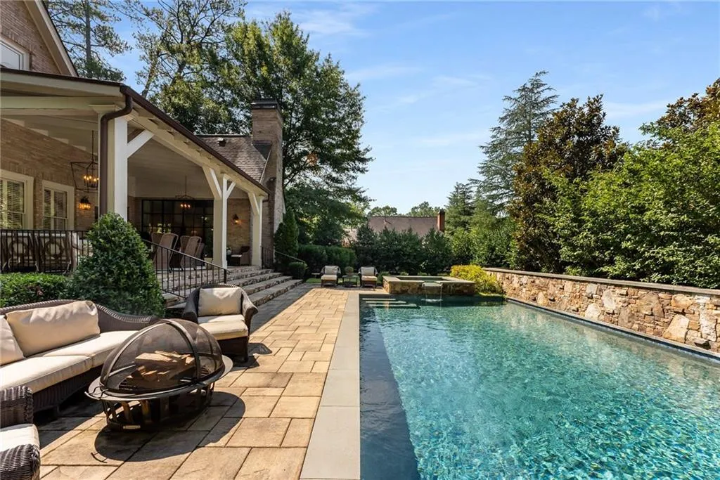 4706 Powers Ferry Road, Atlanta, Georgia 30327, 5 Bedrooms Bedrooms, ,5 BathroomsBathrooms,Residential,Sold,4706 Powers Ferry Road,7449452