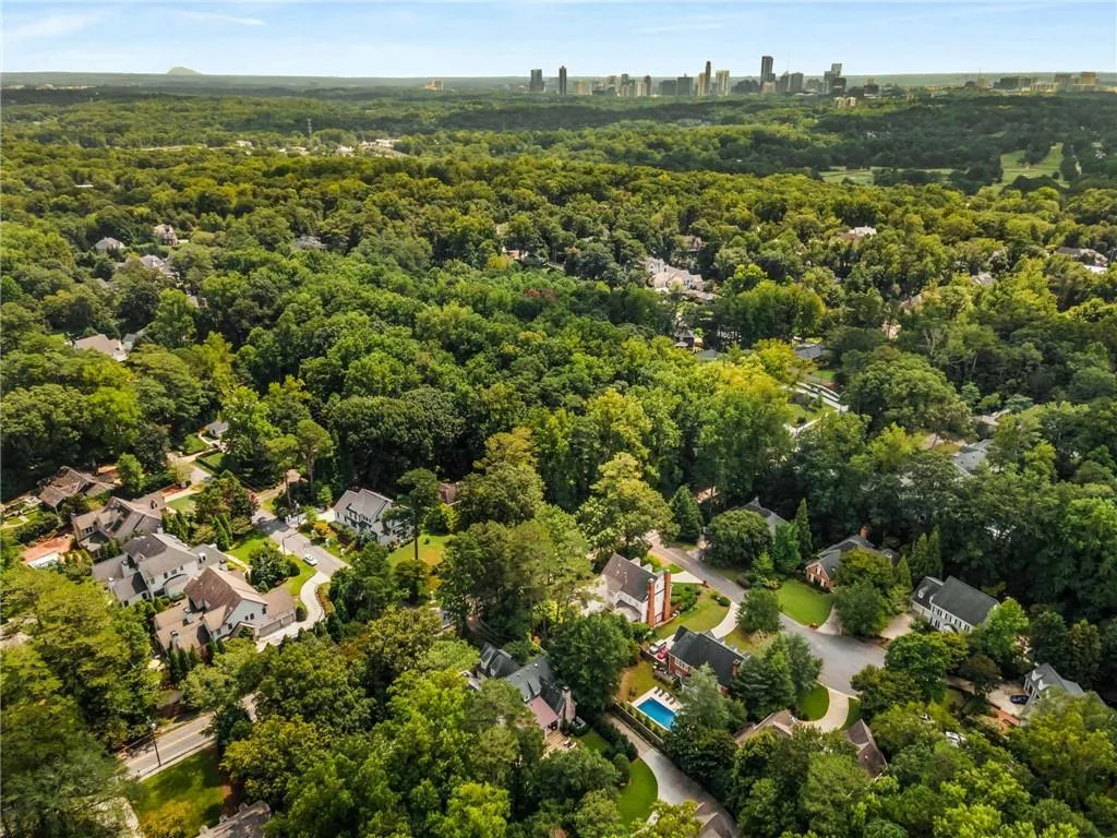 4706 Powers Ferry Road, Atlanta, Georgia 30327, 5 Bedrooms Bedrooms, ,5 BathroomsBathrooms,Residential,Sold,4706 Powers Ferry Road,7449452