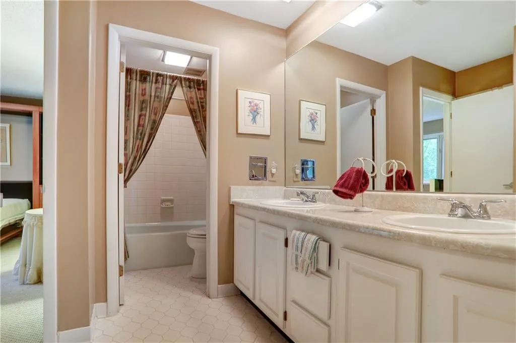 1255 Old Woodbine Road, Atlanta, Georgia 30319, 4 Bedrooms Bedrooms, ,2 BathroomsBathrooms,Residential,For Sale,1255 Old Woodbine Road,7621792