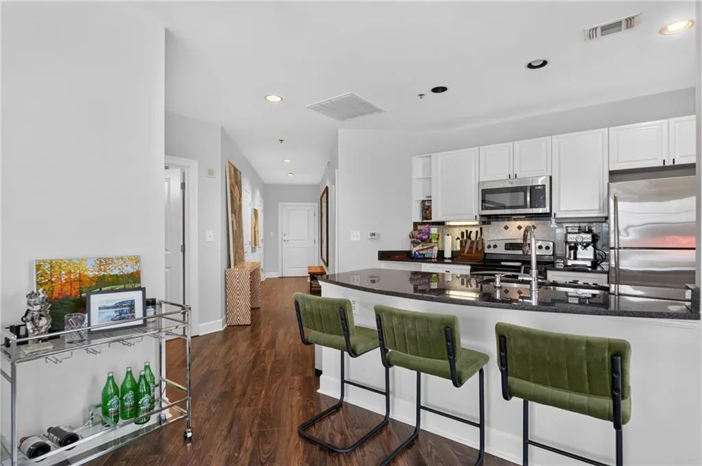 325 E Paces Ferry Road Ne Unit 1702, Atlanta, Georgia 30305, 2 Bedrooms Bedrooms, 0 ,2 BathroomsBathrooms,Residential,For Sale,325 E Paces Ferry Road Ne Unit 1702,7823994