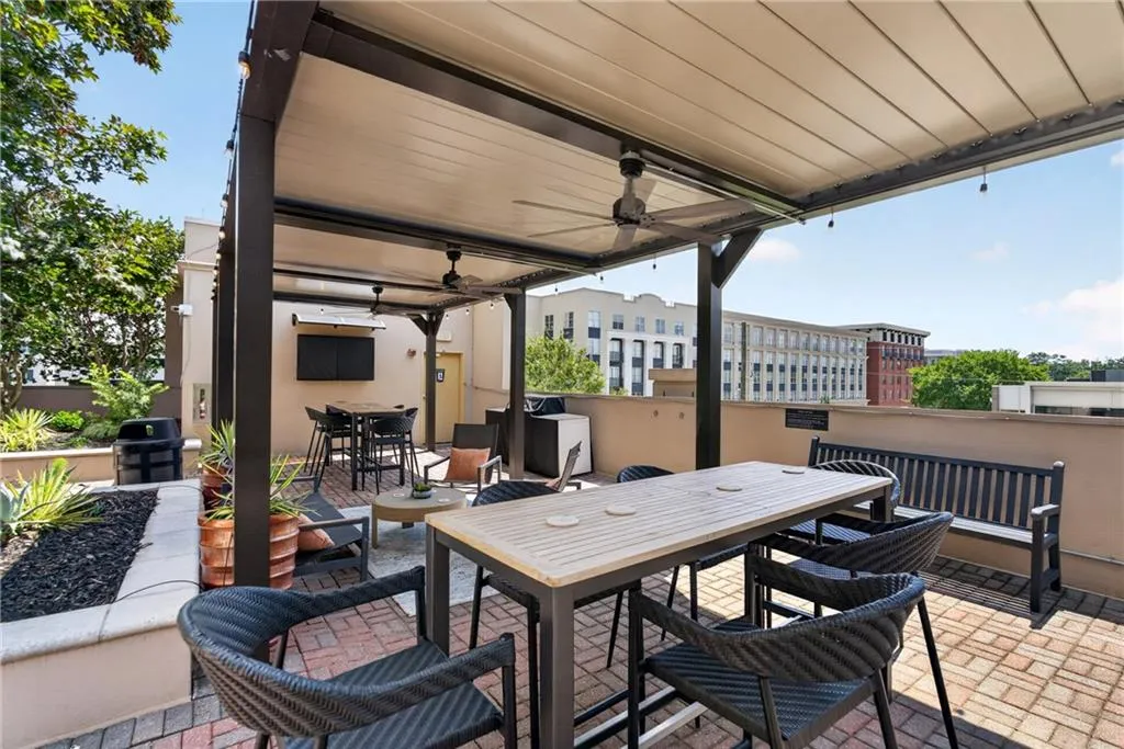 325 E Paces Ferry Road Ne Unit 1702, Atlanta, Georgia 30305, 2 Bedrooms Bedrooms, 0 ,2 BathroomsBathrooms,Residential,For Sale,325 E Paces Ferry Road Ne Unit 1702,7823994