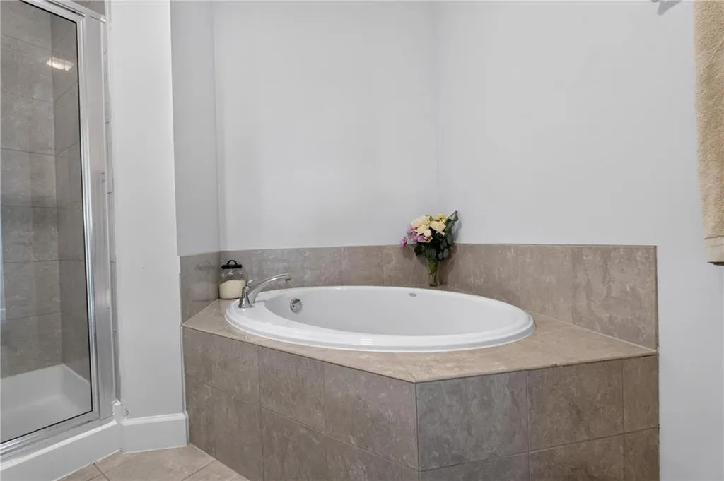 325 E Paces Ferry Road Ne Unit 1702, Atlanta, Georgia 30305, 2 Bedrooms Bedrooms, 0 ,2 BathroomsBathrooms,Residential,For Sale,325 E Paces Ferry Road Ne Unit 1702,7823994