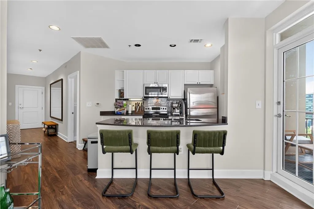 325 E Paces Ferry Road Ne Unit 1702, Atlanta, Georgia 30305, 2 Bedrooms Bedrooms, 0 ,2 BathroomsBathrooms,Residential,For Sale,325 E Paces Ferry Road Ne Unit 1702,7823994