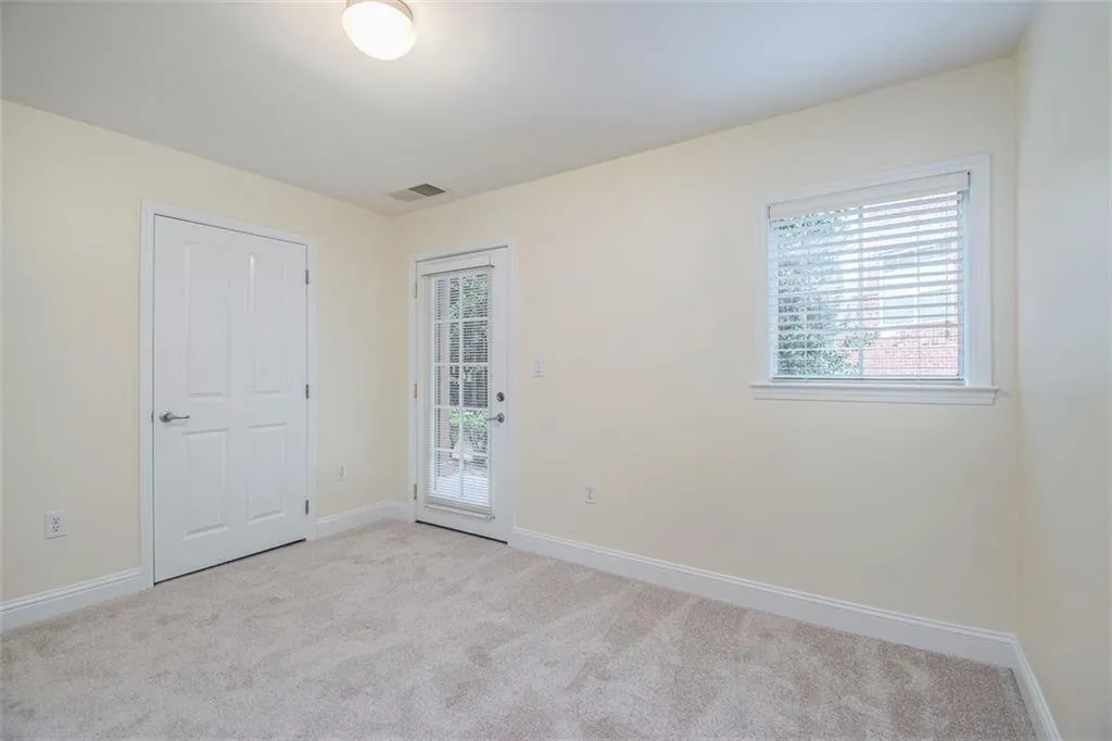 1140 Glenridge Place, Sandy Springs, Georgia 30342, 1 Bedroom Bedrooms, ,1 BathroomBathrooms,Residential,Sold,1140 Glenridge Place,6939497