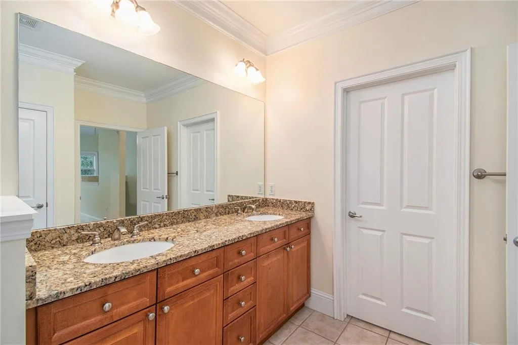 1140 Glenridge Place, Sandy Springs, Georgia 30342, 1 Bedroom Bedrooms, ,1 BathroomBathrooms,Residential,Sold,1140 Glenridge Place,6939497