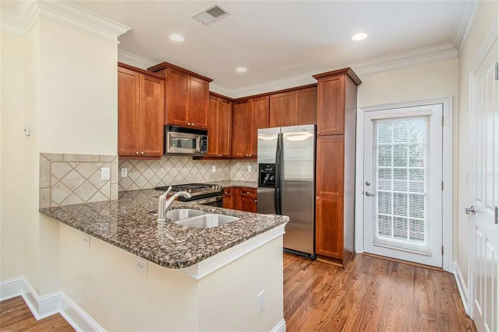 1140 Glenridge Place, Sandy Springs, Georgia 30342, 1 Bedroom Bedrooms, ,1 BathroomBathrooms,Residential,Sold,1140 Glenridge Place,6939497