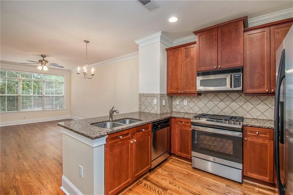 1140 Glenridge Place, Sandy Springs, Georgia 30342, 1 Bedroom Bedrooms, ,1 BathroomBathrooms,Residential,Sold,1140 Glenridge Place,6939497