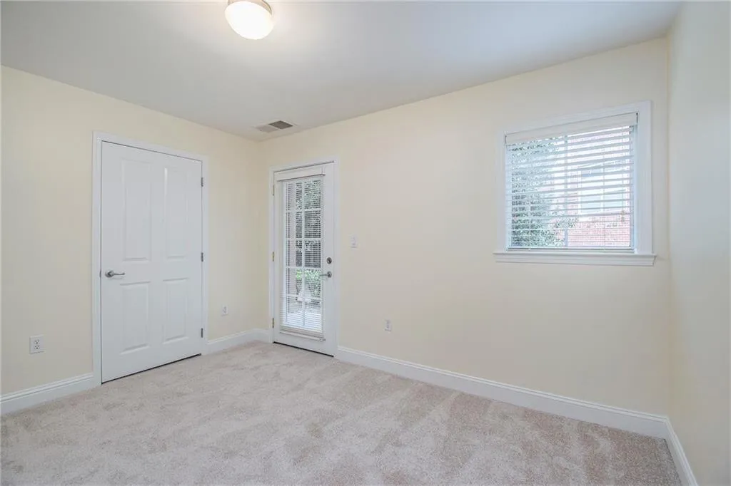 1140 Glenridge Place, Sandy Springs, Georgia 30342, 1 Bedroom Bedrooms, ,1 BathroomBathrooms,Residential,Sold,1140 Glenridge Place,6939497