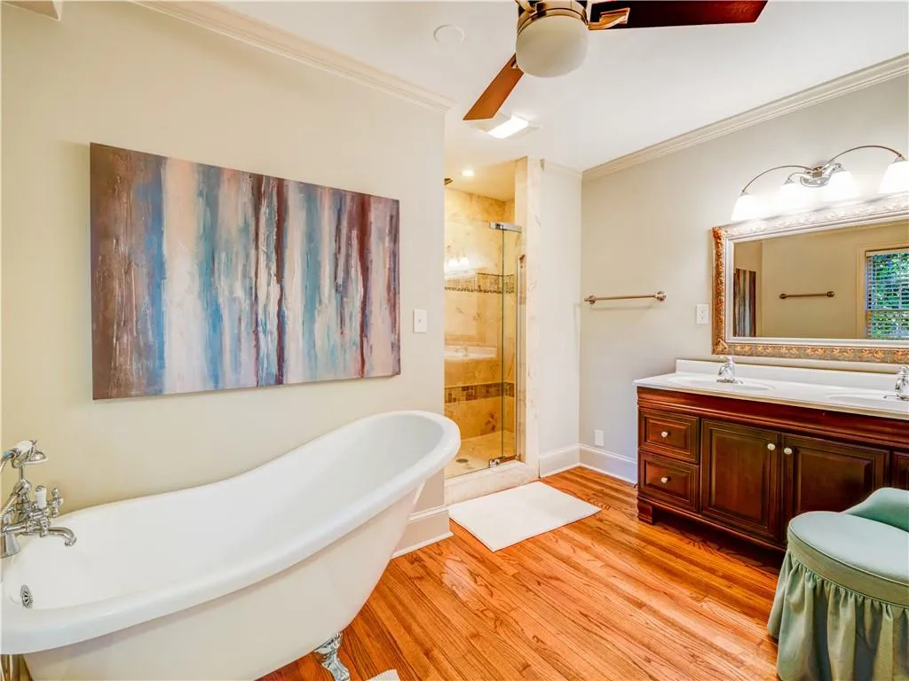 195 Alberta Drive Ne, Atlanta, Georgia 30305, 3 Bedrooms Bedrooms, ,2 BathroomsBathrooms,Residential,For Sale,195 Alberta Drive Ne,7613771