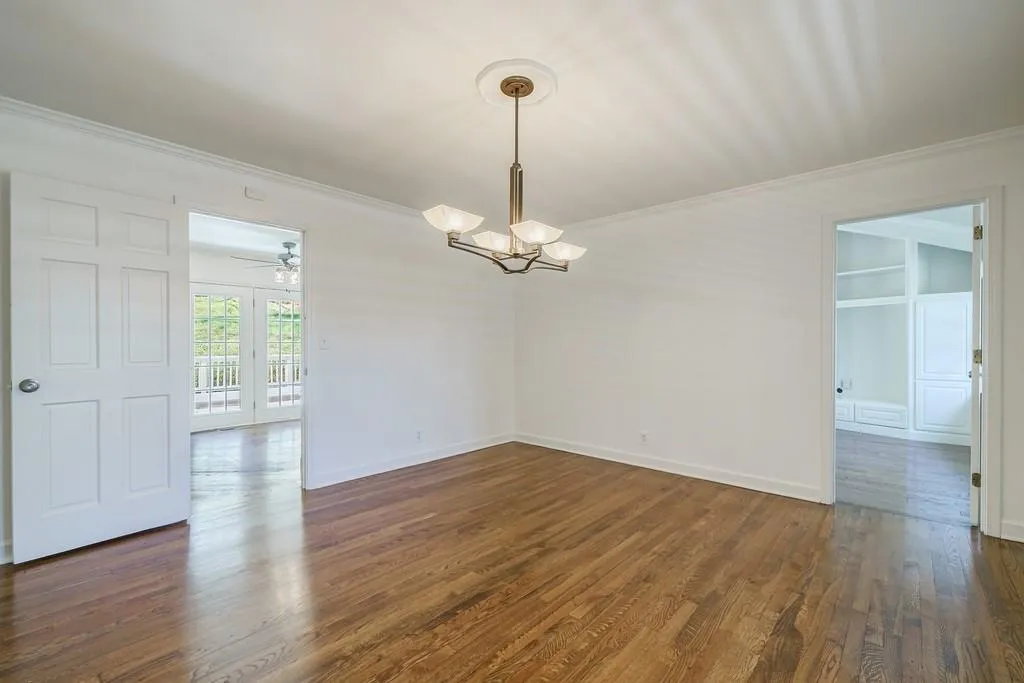 8015 Innsbruck Drive, Sandy Springs, Georgia 30350, 5 Bedrooms Bedrooms, ,4 BathroomsBathrooms,Residential,Sold,8015 Innsbruck Drive,7020466