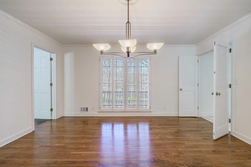 8015 Innsbruck Drive, Sandy Springs, Georgia 30350, 5 Bedrooms Bedrooms, ,4 BathroomsBathrooms,Residential,Sold,8015 Innsbruck Drive,7020466
