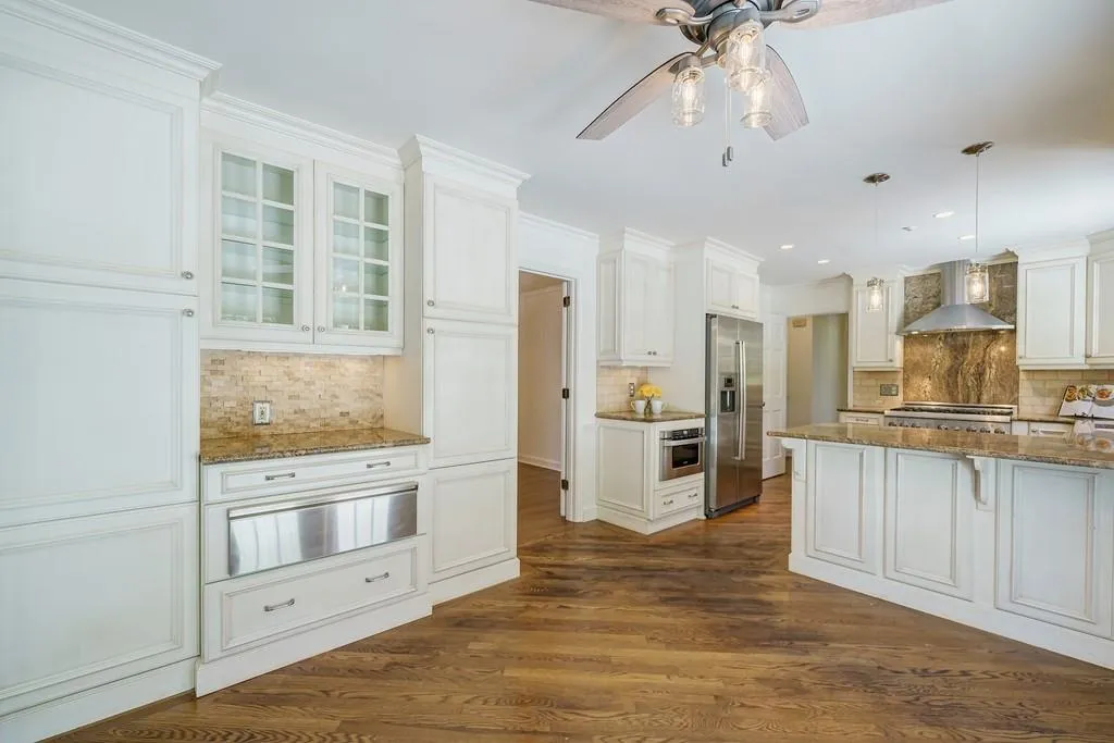 8015 Innsbruck Drive, Sandy Springs, Georgia 30350, 5 Bedrooms Bedrooms, ,4 BathroomsBathrooms,Residential,Sold,8015 Innsbruck Drive,7020466