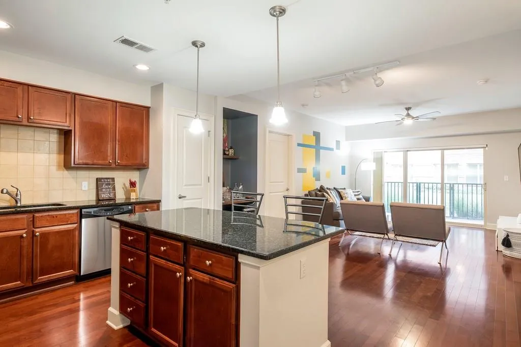 200 River Vista Drive Unit 106, Atlanta, Georgia 30339, 2 Bedrooms Bedrooms, ,2 BathroomsBathrooms,Residential,Sold,200 River Vista Drive Unit 106,6068811