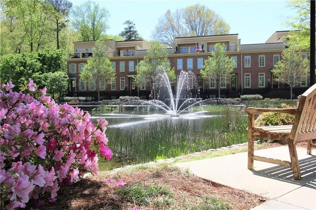 200 River Vista Drive Unit 106, Atlanta, Georgia 30339, 2 Bedrooms Bedrooms, ,2 BathroomsBathrooms,Residential,Sold,200 River Vista Drive Unit 106,6068811