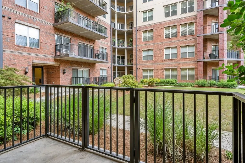 200 River Vista Drive Unit 106, Atlanta, Georgia 30339, 2 Bedrooms Bedrooms, ,2 BathroomsBathrooms,Residential,Sold,200 River Vista Drive Unit 106,6068811