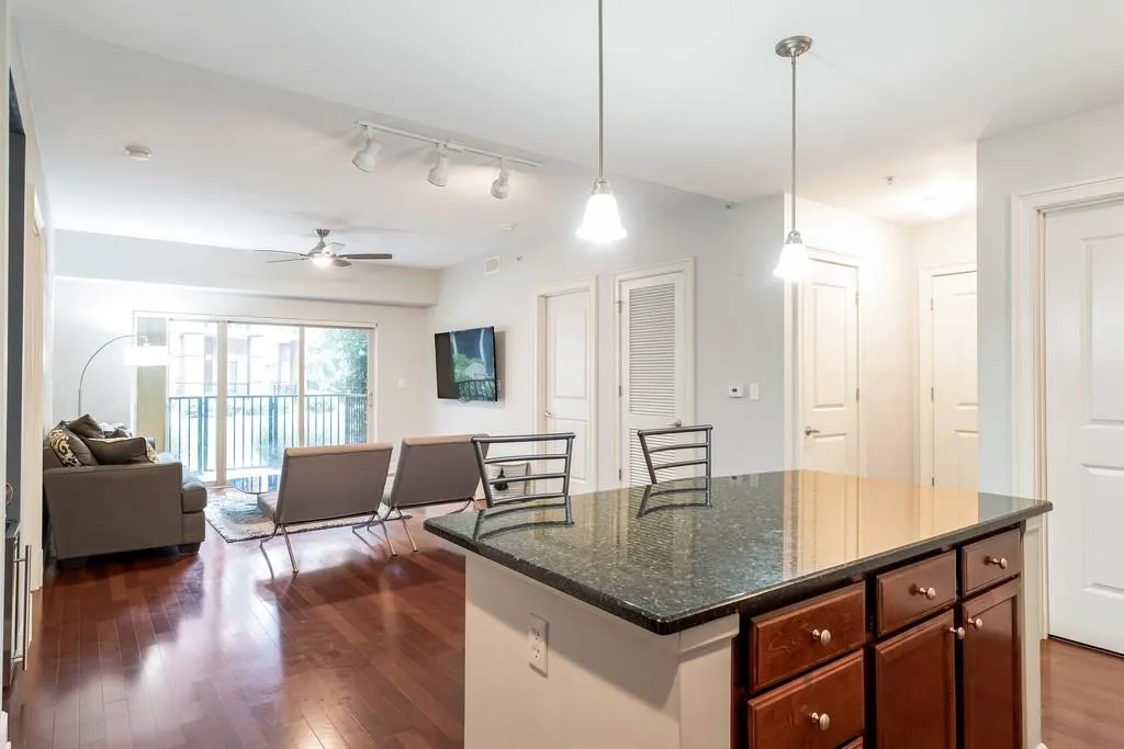 200 River Vista Drive Unit 106, Atlanta, Georgia 30339, 2 Bedrooms Bedrooms, ,2 BathroomsBathrooms,Residential,Sold,200 River Vista Drive Unit 106,6068811