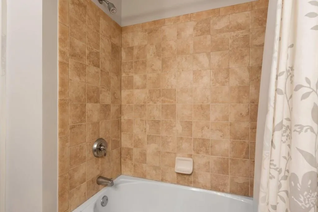 200 River Vista Drive Unit 106, Atlanta, Georgia 30339, 2 Bedrooms Bedrooms, ,2 BathroomsBathrooms,Residential,Sold,200 River Vista Drive Unit 106,6068811