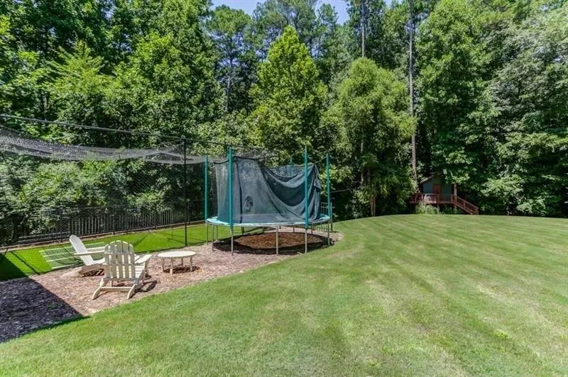 5290 London Drive, Sandy Springs, Georgia 30327, 7 Bedrooms Bedrooms, ,6 BathroomsBathrooms,Residential,Sold,5290 London Drive,6050341