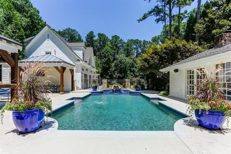 5290 London Drive, Sandy Springs, Georgia 30327, 7 Bedrooms Bedrooms, ,6 BathroomsBathrooms,Residential,Sold,5290 London Drive,6050341