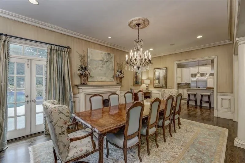 5290 London Drive, Sandy Springs, Georgia 30327, 7 Bedrooms Bedrooms, ,6 BathroomsBathrooms,Residential,Sold,5290 London Drive,6050341